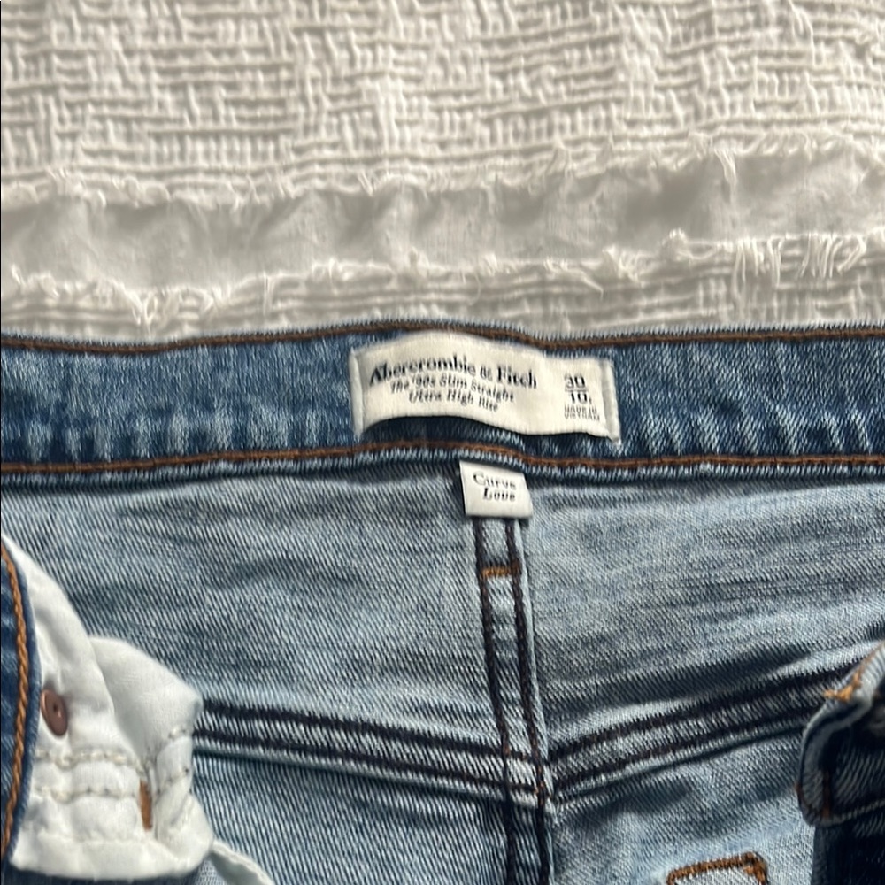 Abercrombie & Fitch Women's Light Blue Jeans